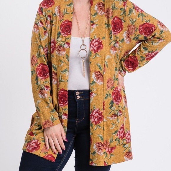 Sweaters - New 🍁🌻Cardigan plus roses 🍁🌻